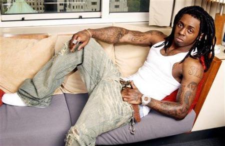 Voila Lil Wayne ! Rappeur US ! Il fait des trops bons sons !Vrai Nom : Dwayne Michael Carter !
